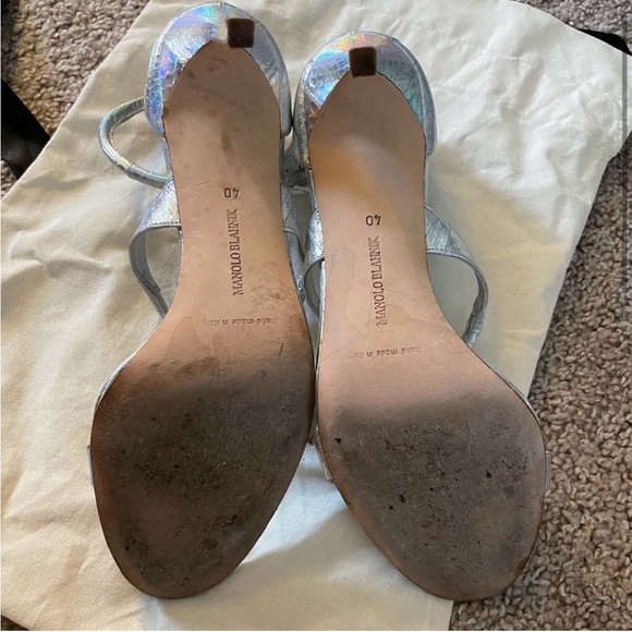 Manolo Blahnik - AUTHENTIC heels, size 40
Silver/iridescent, fabulous! - Picture 5 of 6